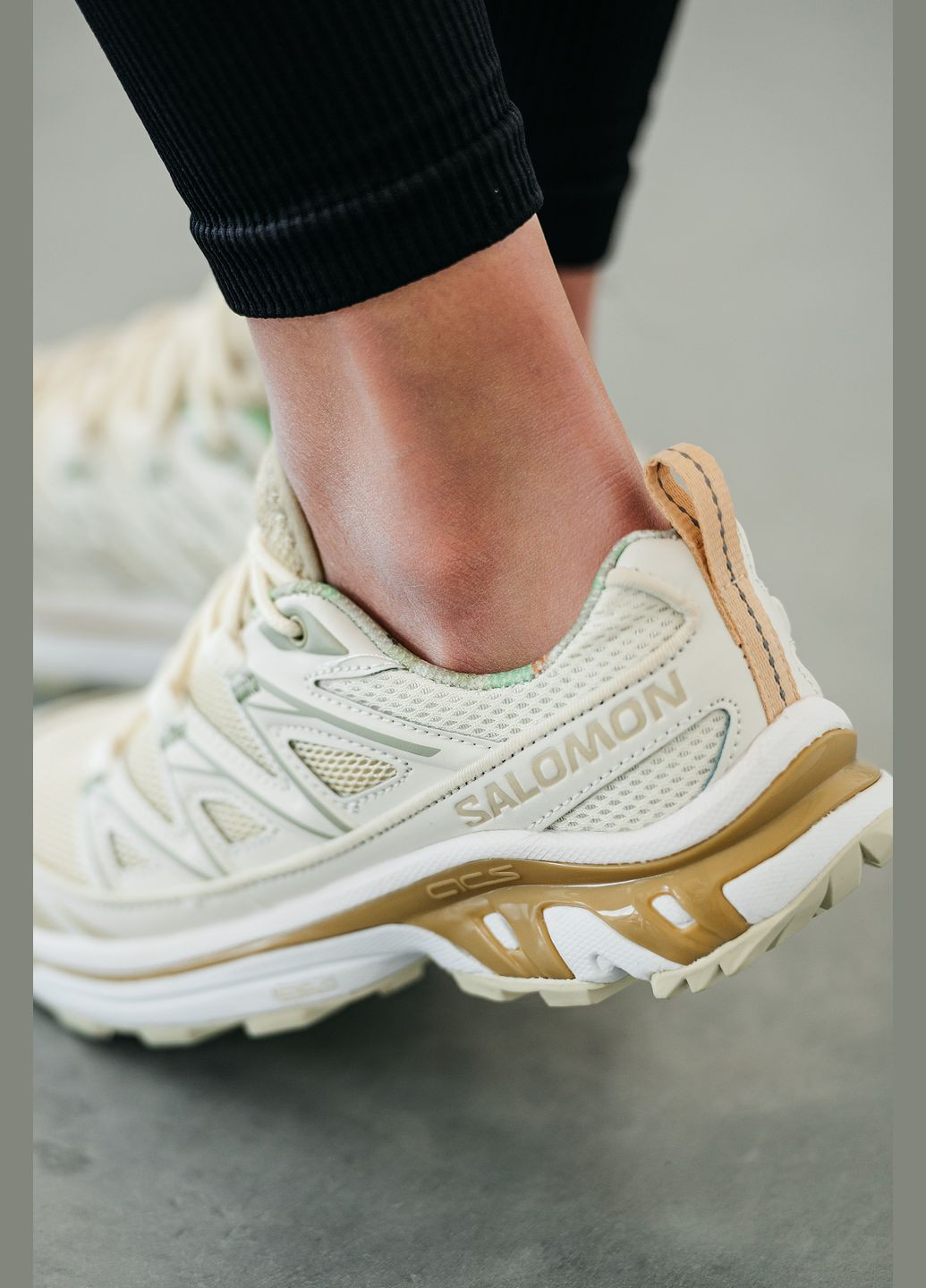 Кроссовки женские Salomon XT-6 Expanse white beige | Саломон ХТ-6 Экспанс белые бежевые No Brand белые демисезоны (315761811)