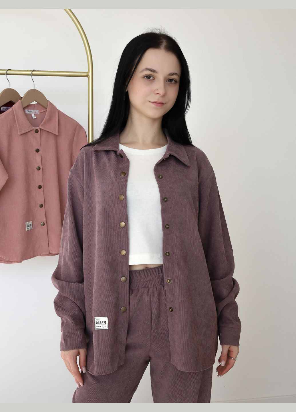 Светло-коричневый костюм 3 в 1 для девочки (рубашка, топ, джогеры) из микровельвета, 128-164 см. тройка No Brand