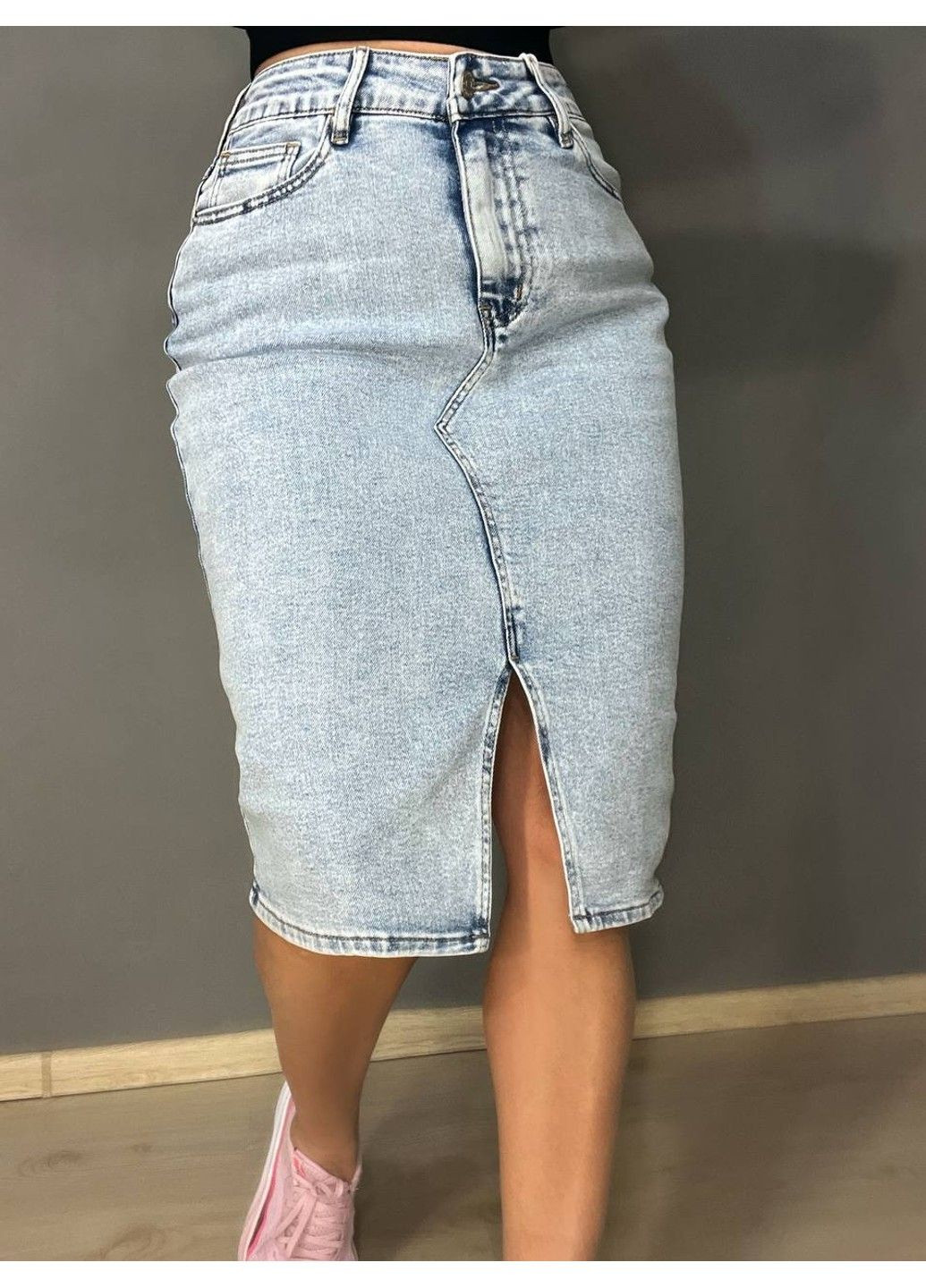 Голубая юбка женская джинсовая dnl 208 средней длины с разрезом голубая No Brand