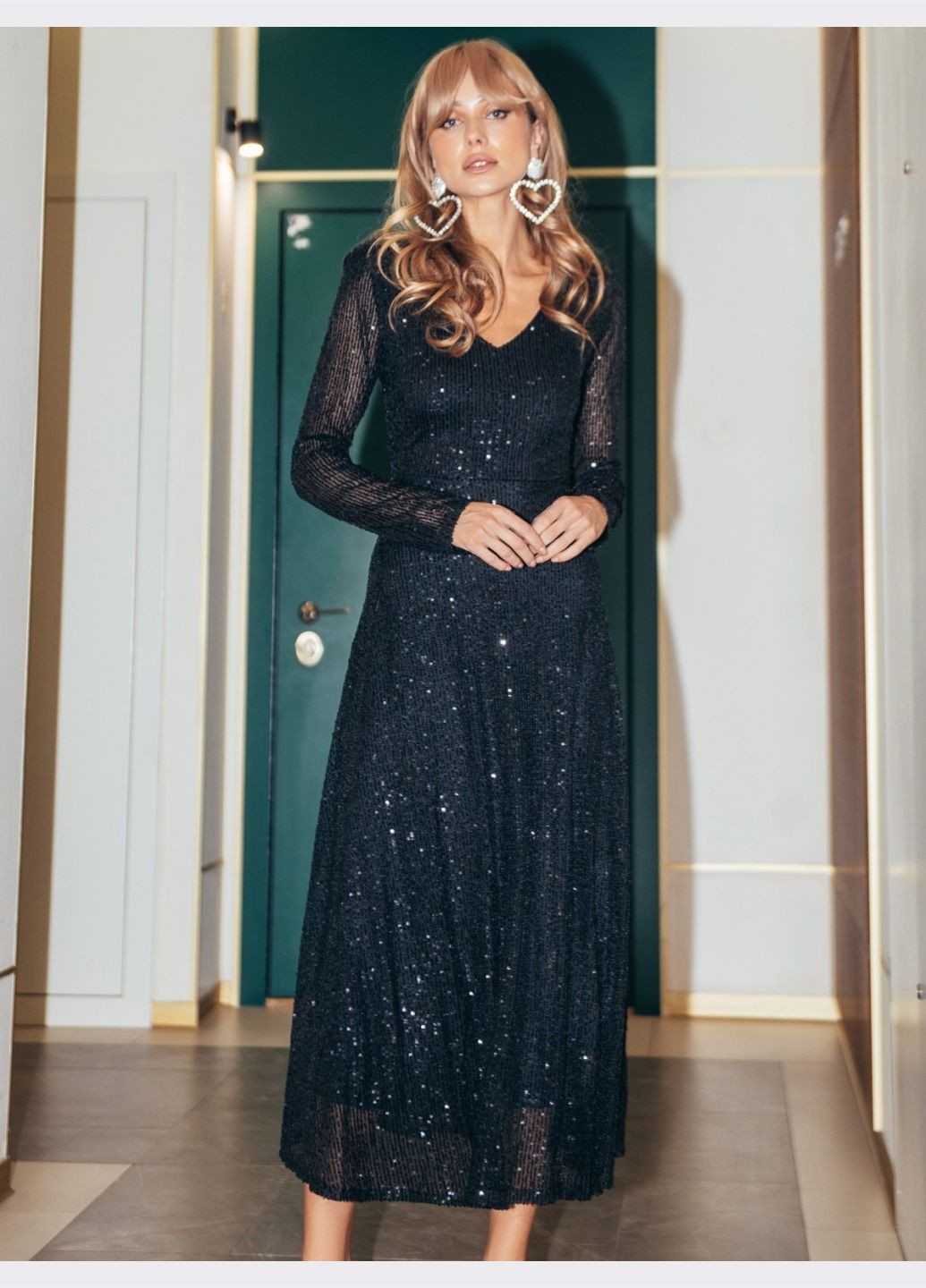 Чорна вечірня сукня-кльош у вечірньому стилі чорна Dressa однотонна