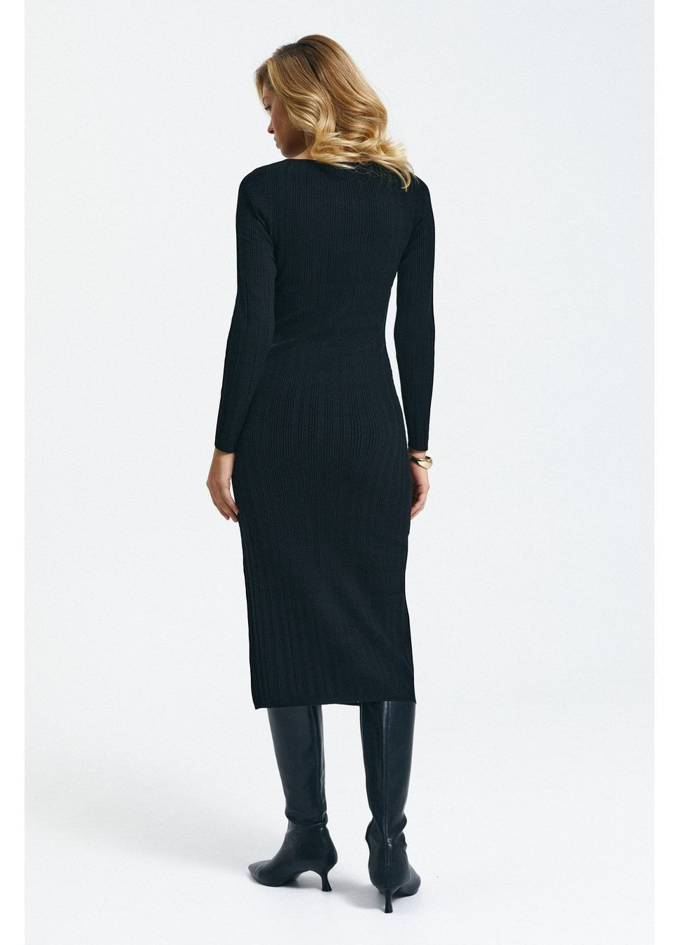 Чорна сукня з круглим вирізом в кольорі beige Solmar