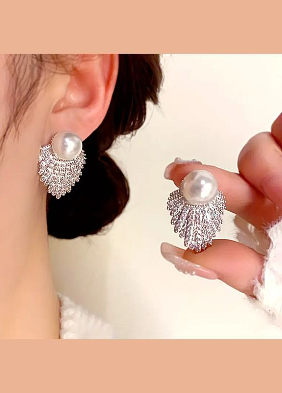 Сережки біжутерія Сріблясті з намистиной No Brand (330033519)