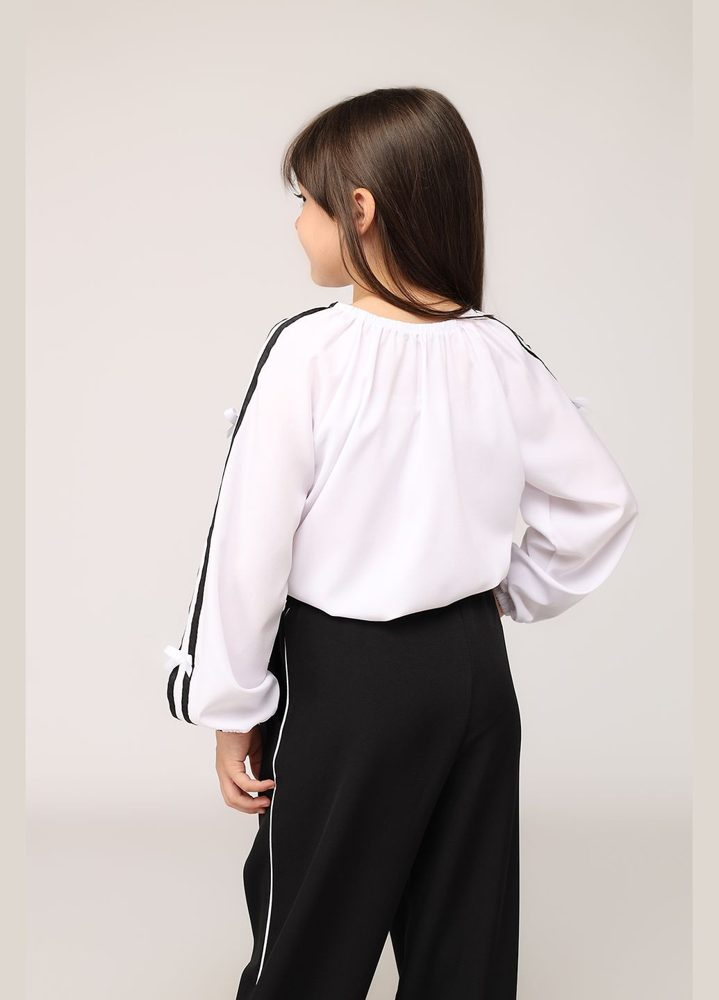 Белая блузка Yuki демисезонная