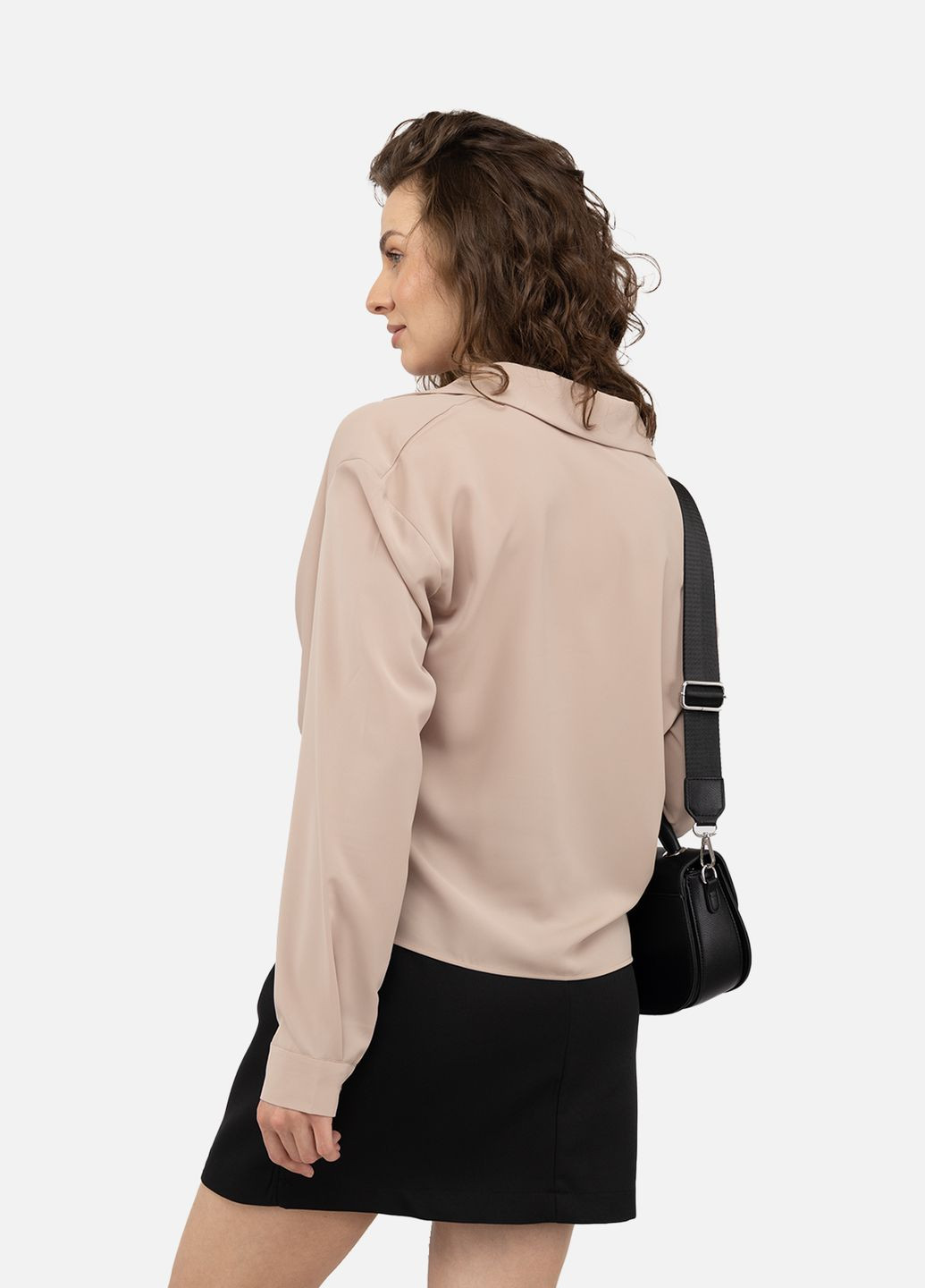 Бежева демісезонна жіноча блуза з довгим рукавом колір бежевий цб-00242167 Yuki
