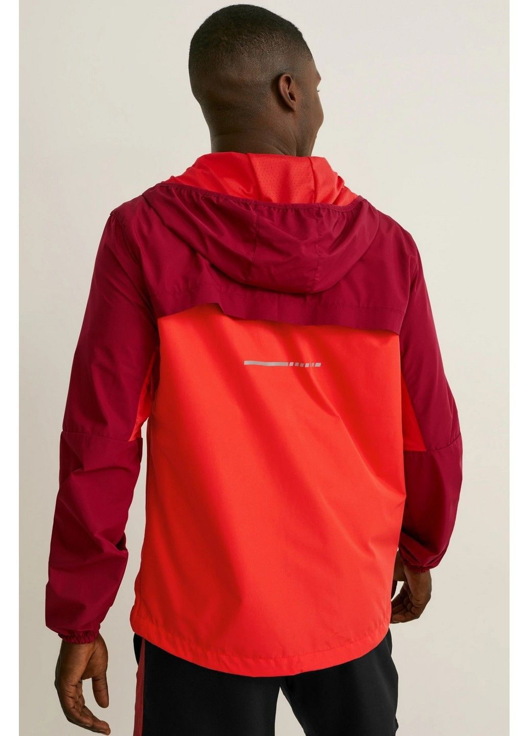 Бордовая демисезонная куртка спорт C&A