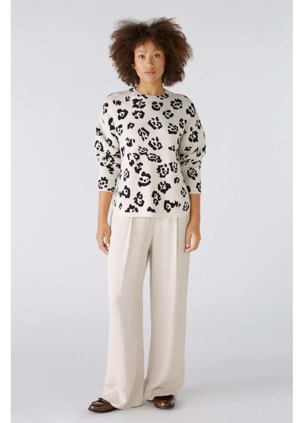 Молочний демісезонний светр жіночий молочний джемпер Oui