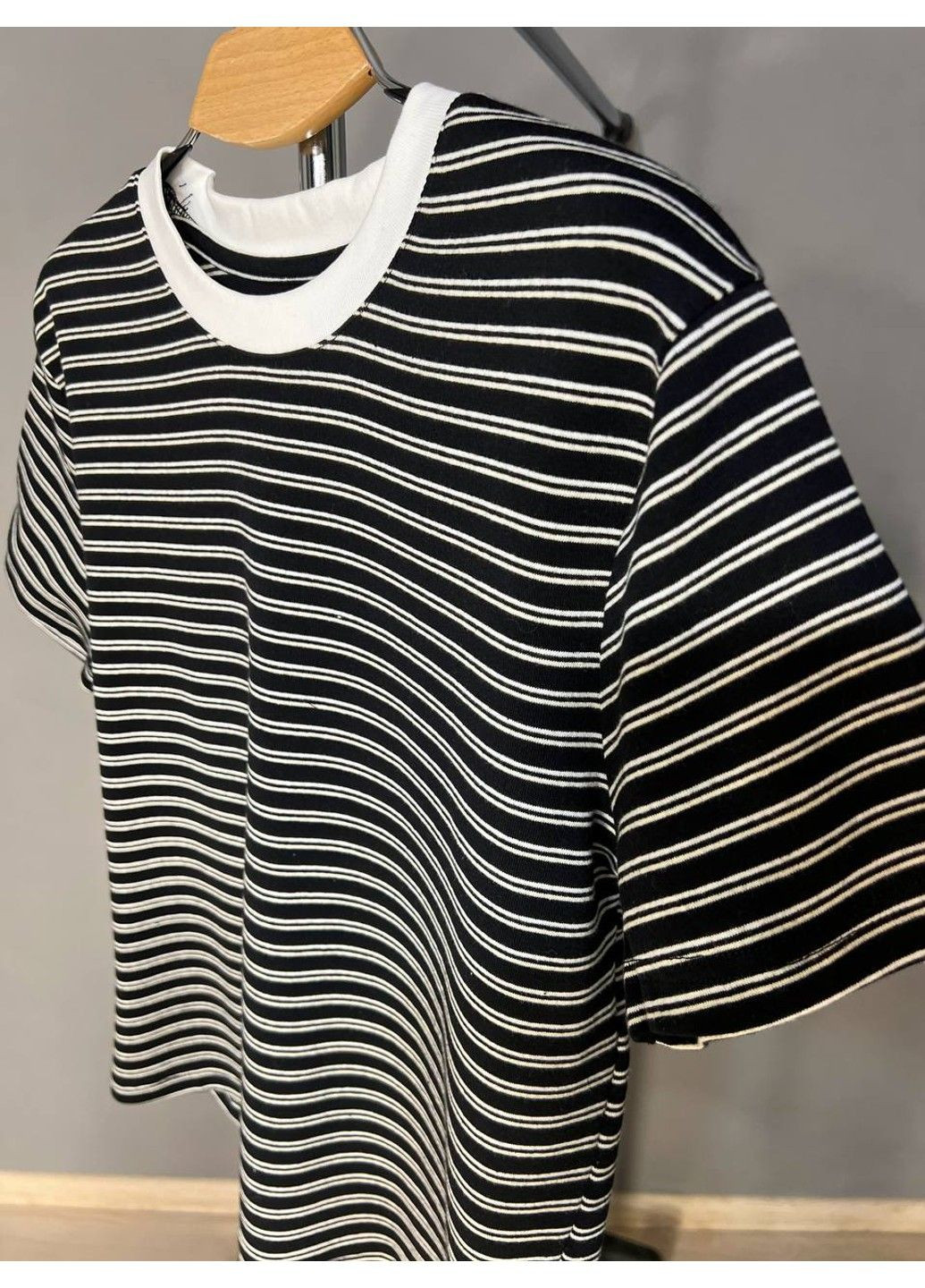 Футболка жіноча A-N 25189 в смужку базова модель середня довжина one size No Brand - (322563577)