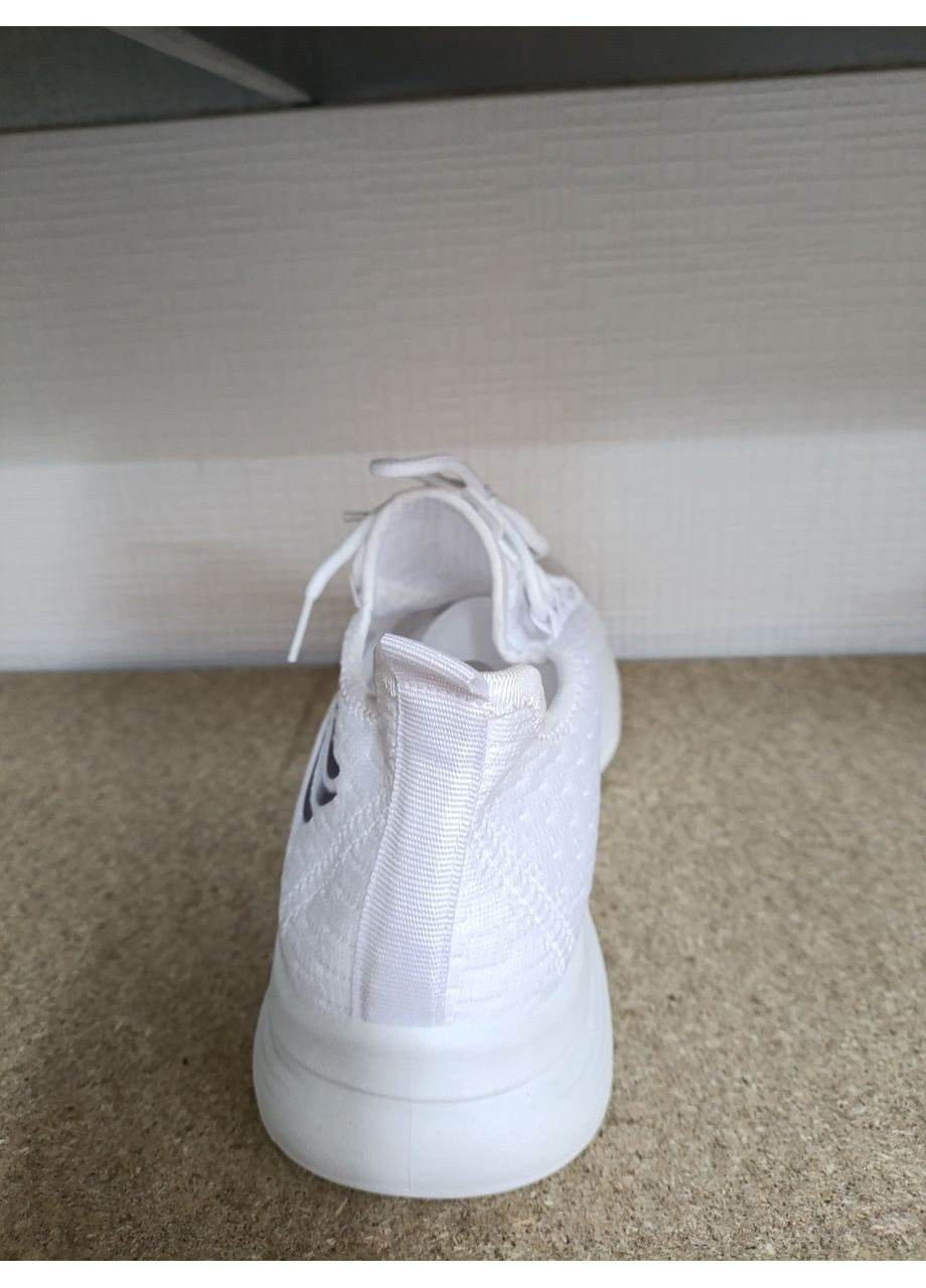 Білі кросівки Seven