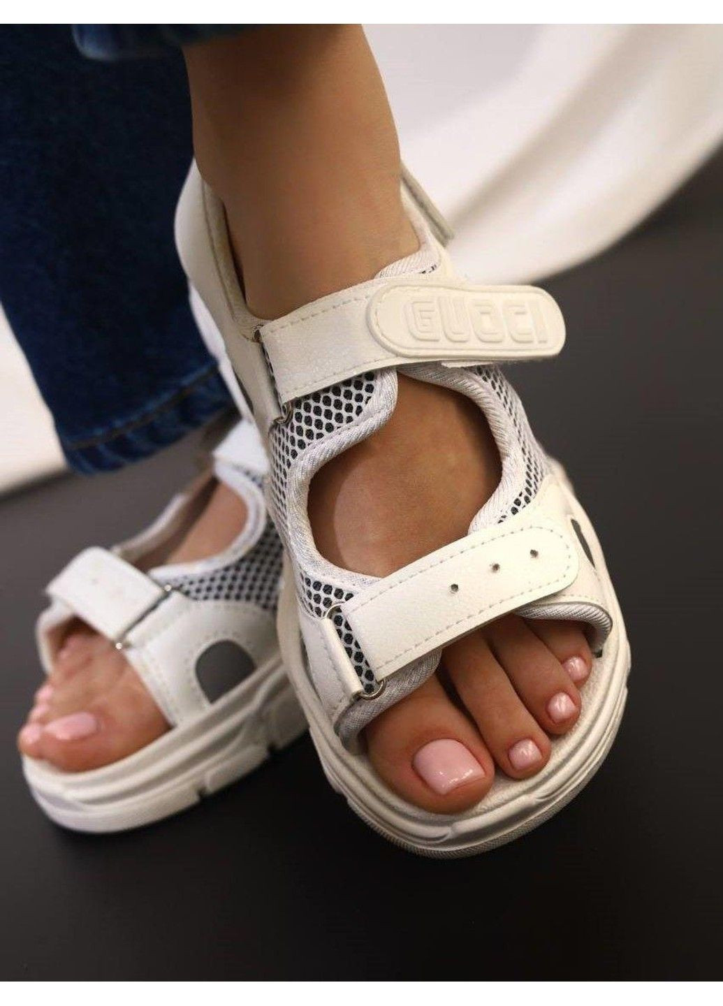 Белые босоножки женские текстильные белые Gollmony