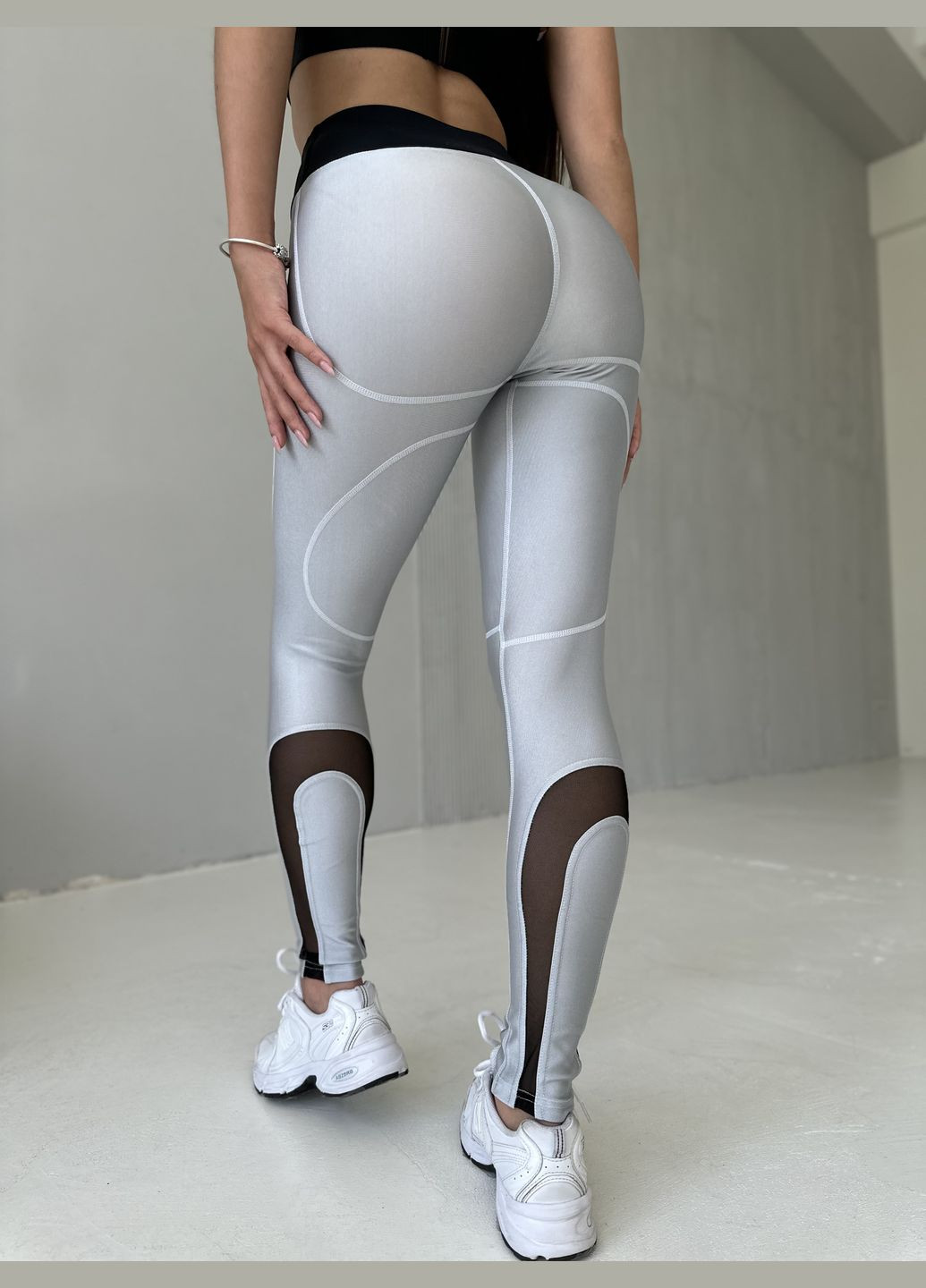 Светло-серые демисезонные лосины с сеточкой Soda