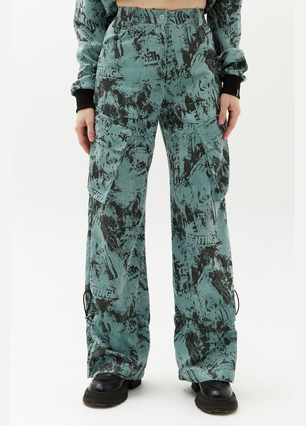 Зеленые кэжуал демисезонные брюки Garne