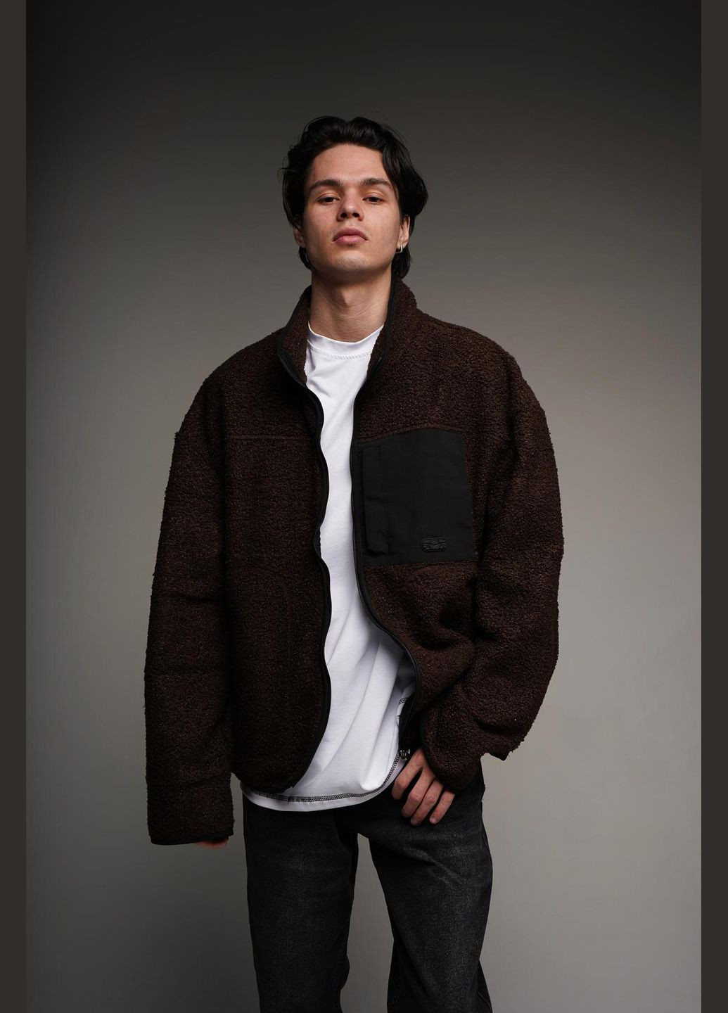 Стильна та тепла куртка-бомбер із м'якого матеріалу "барашек" Vakko на блискавці (324147089)