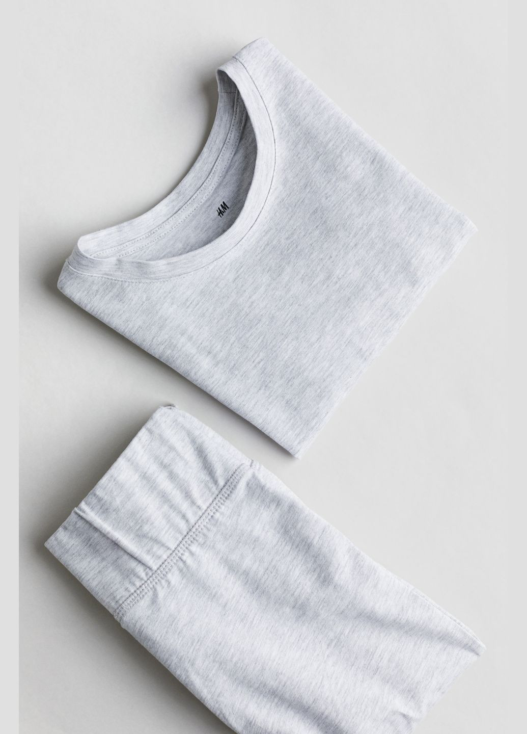 Серый летний костюм (футболка, штаны) H&M