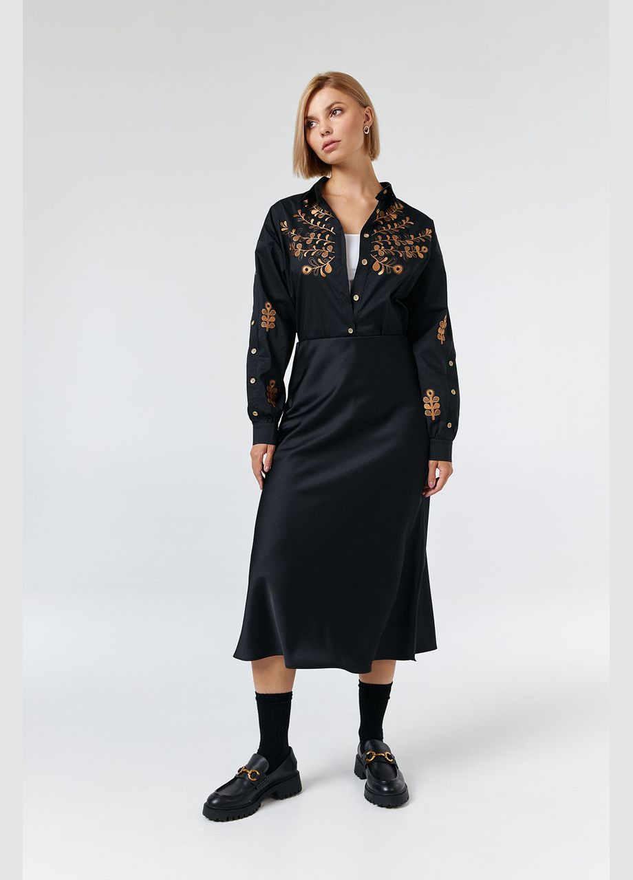 Чорна демісезонна жіноча сорочка з широкими рукавами та вишивкою чорно-бронзова 4134-2 Modna KAZKA