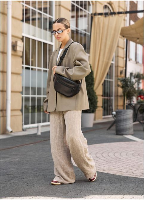 Жіноча поясна сумка бананка з натуральної шкіри Чорна (2912038617) Sambag (366036772)