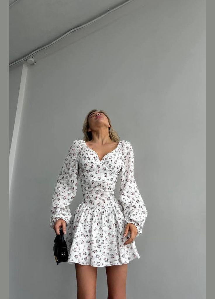 Женский комбинезон FINO Mode комбинезон-шорты цветочный белый повседневный, кэжуал, коктейльный, вечерний муслин