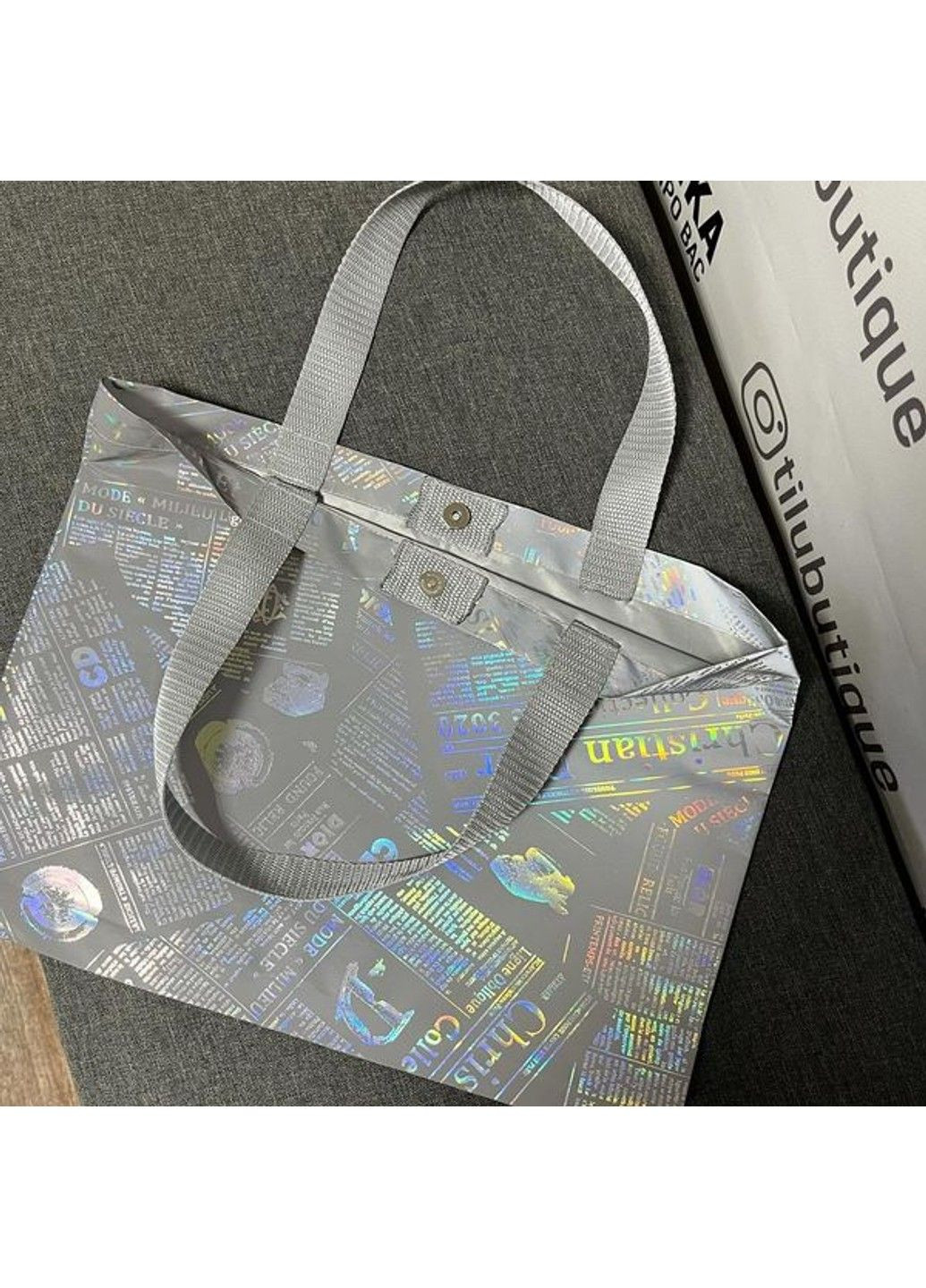 Светоотражающая сумка Svitashka Газета на кнопке серые короткие ручки No Brand (335051236)