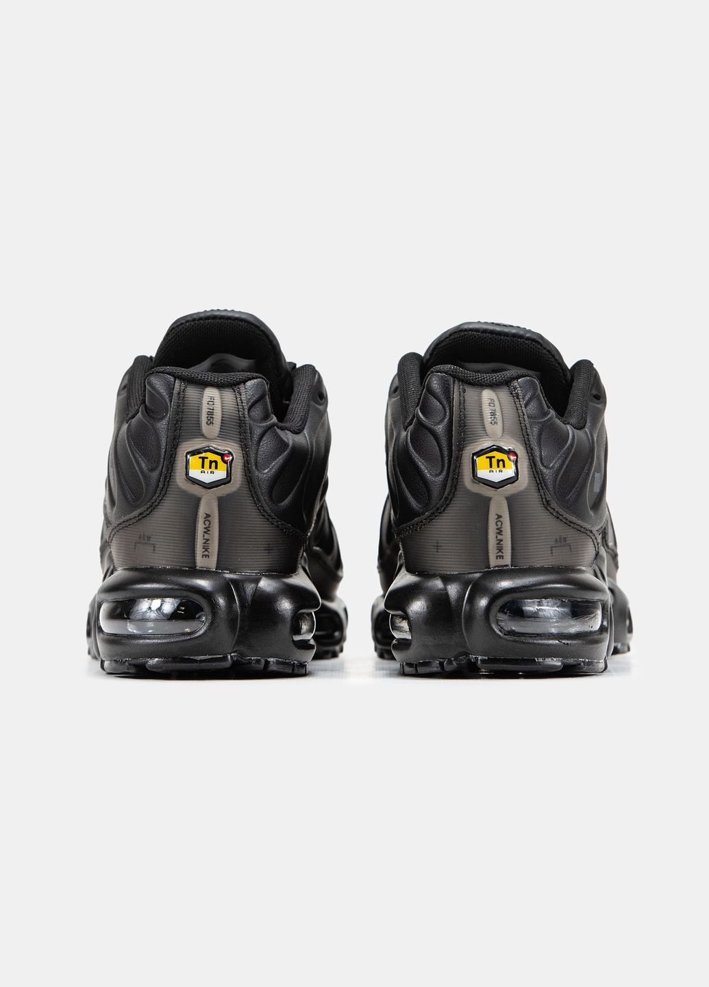 Чорні Осінні кросівки чоловічі nike air max tn plus black | найк аір макс тн плюс чорні No Brand