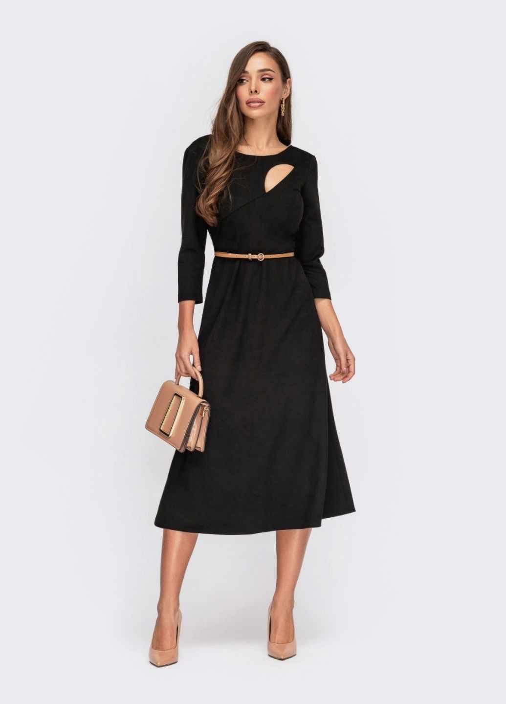 Черное замшевое платье с вырезом и юбкой-трапецией черное Dressa