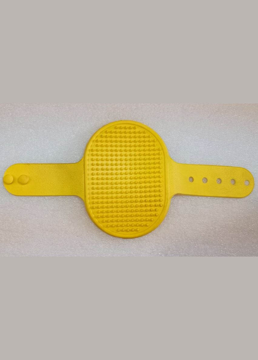 Щетка силиконовая на руку с ремешком для вычесывания шерсти у собак и кошек Dog Salon 8х13 см 482,72 TATRAPET (290708170)