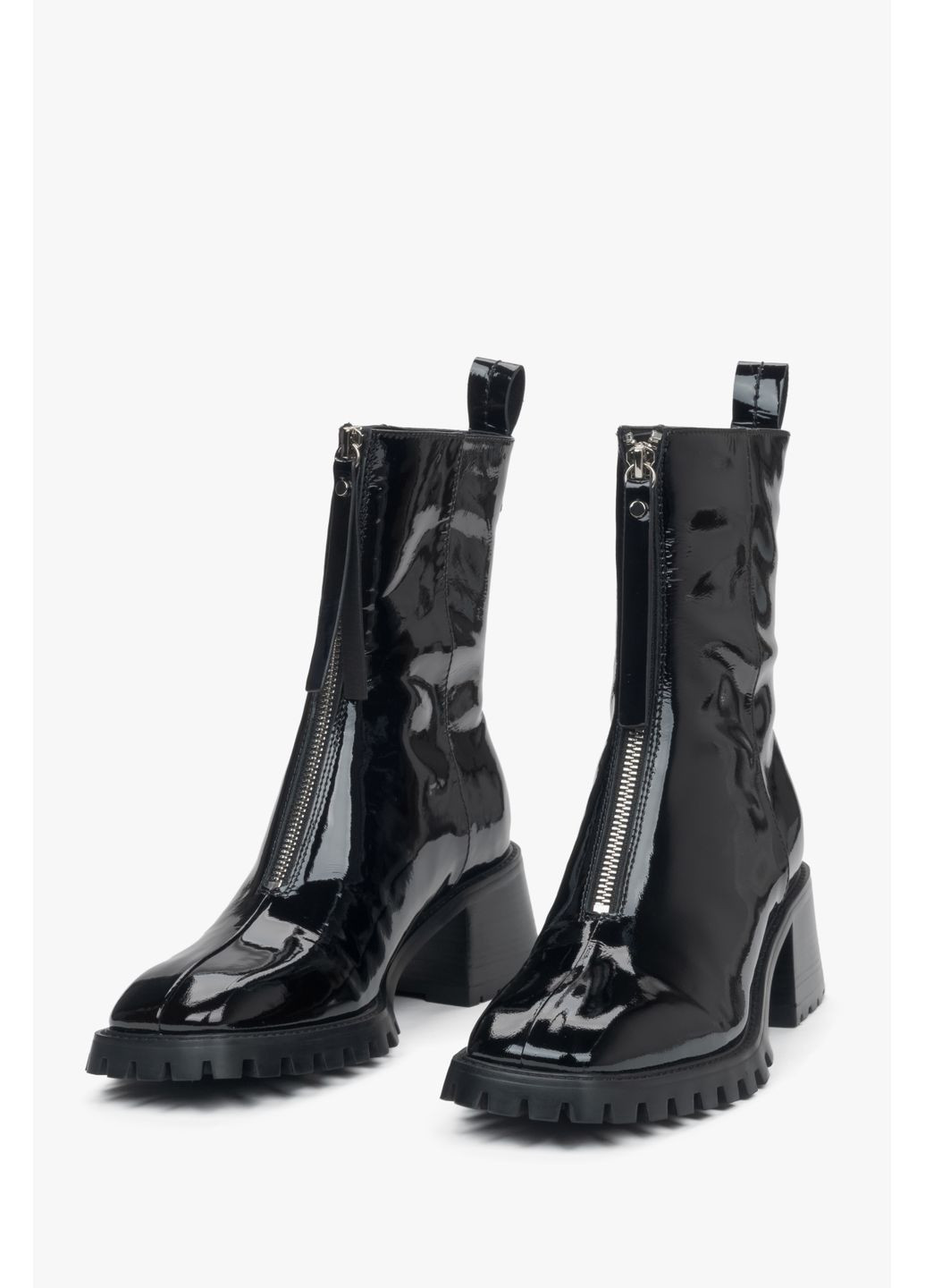 Осенние ботинки, цвет черный Estro