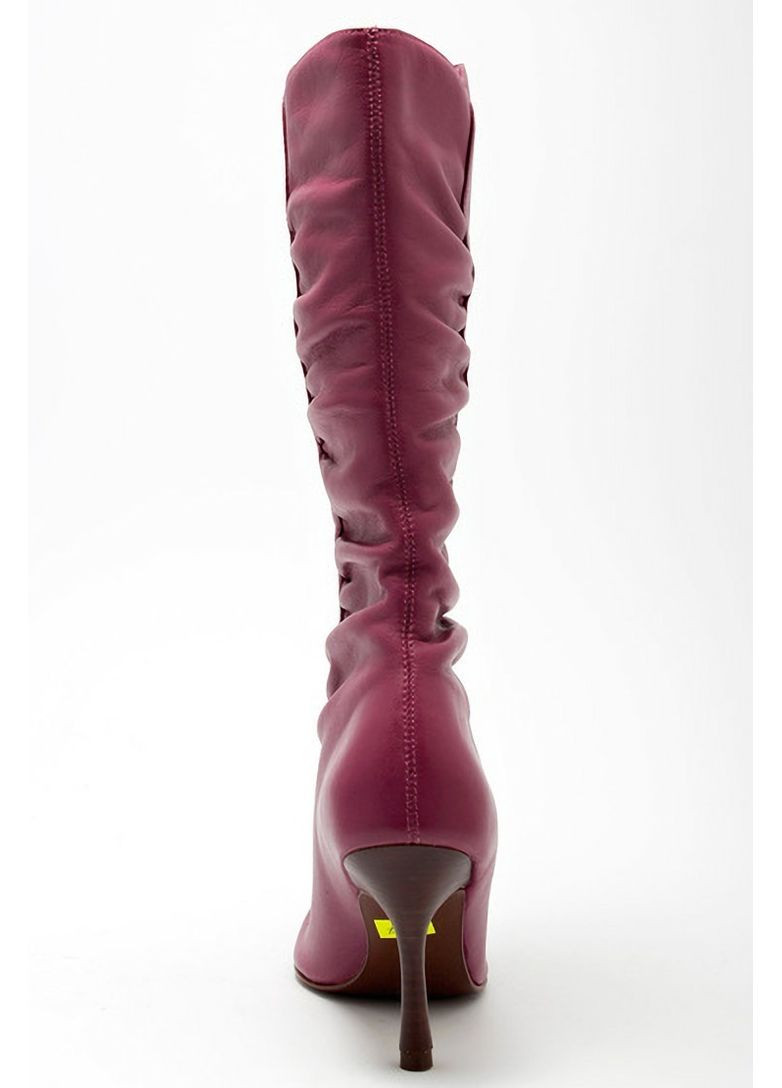 Осенние женские демисезонные кожаные сапоги фуксия Arezzo