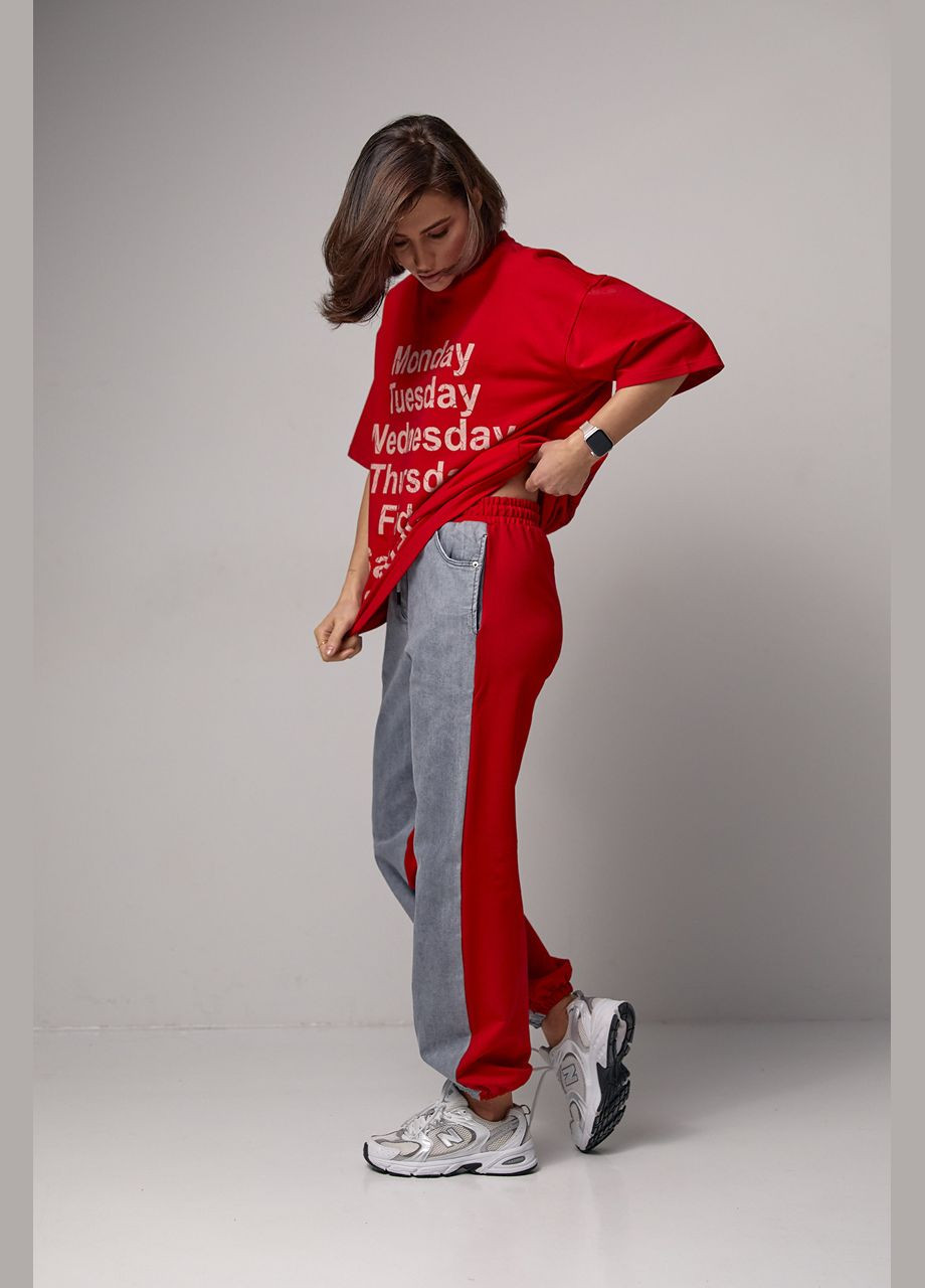 Женский костюм-двойка с футболкой и джоггерами - красный Lurex (282958218)