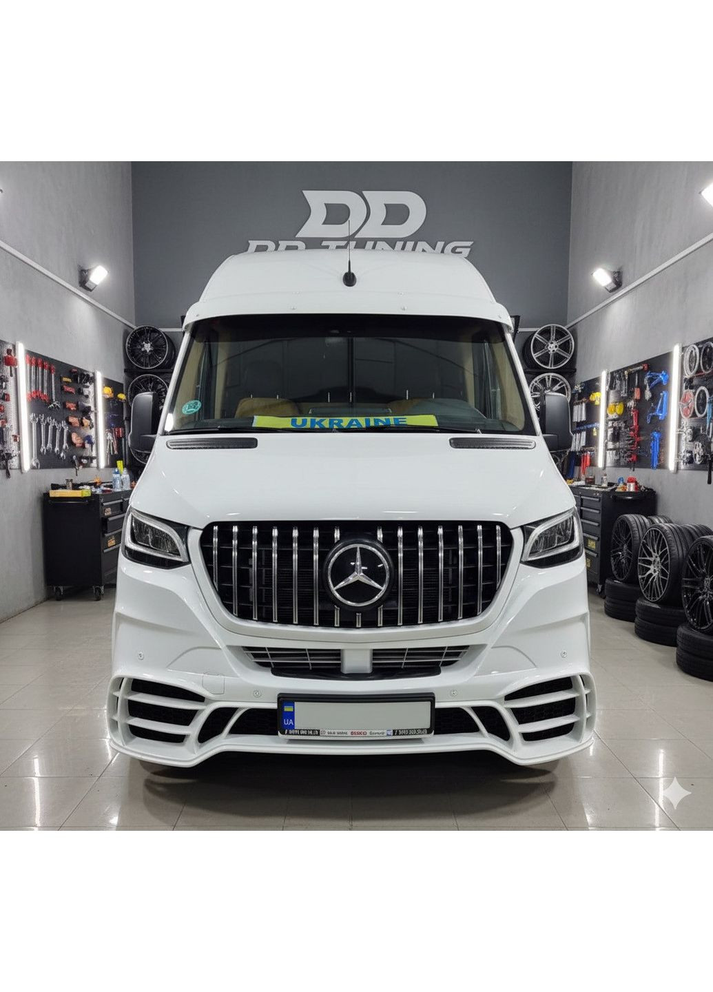 Передний бампер с решеткой V2 ( ) для Mercedes Sprinter W907/W910 2018- гг AMG (389780940)