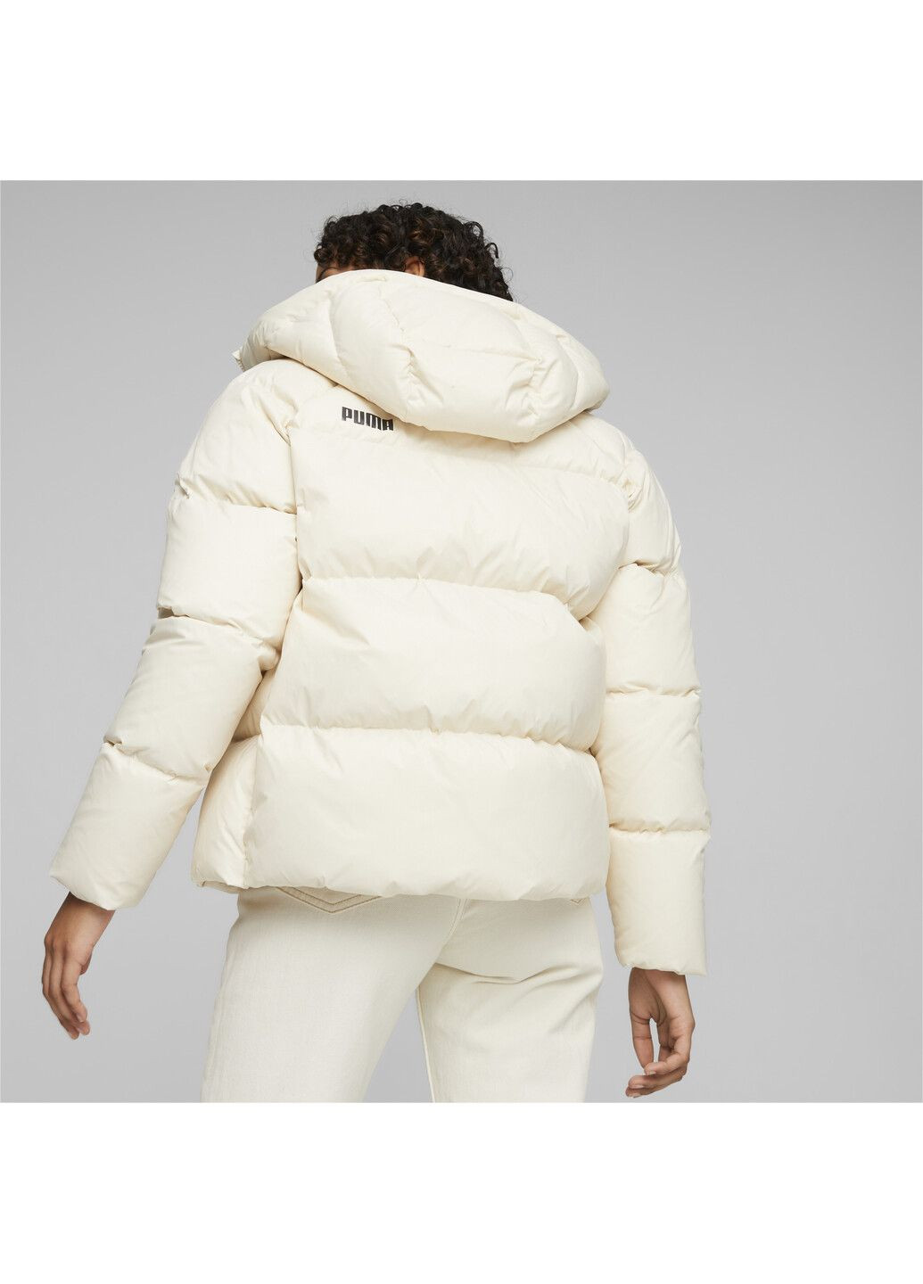 Белая демисезонная куртка women’s hooded ultra down puffer jacket Puma