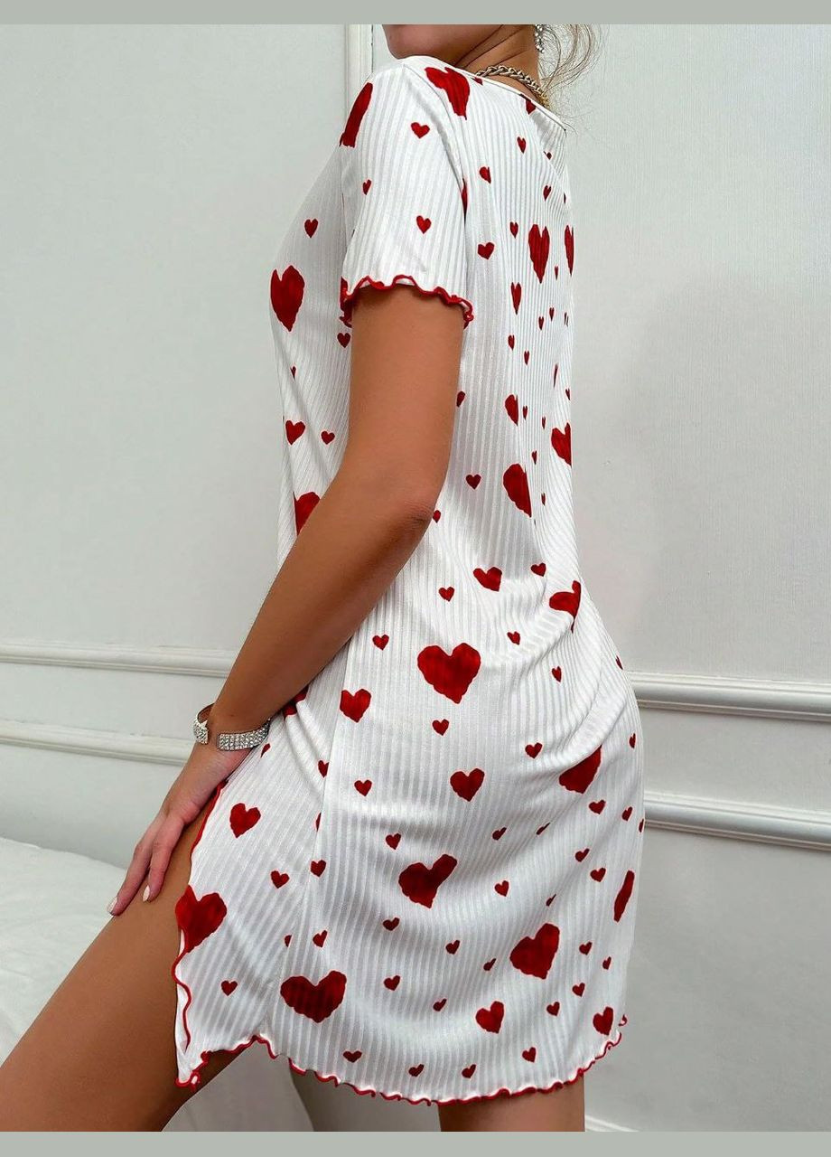 Ночная рубашка Сердцепад для сна с разрезом в сердечки No Brand Нічна сорочка в рубчик Серцепад червоні сердечки (340462099)