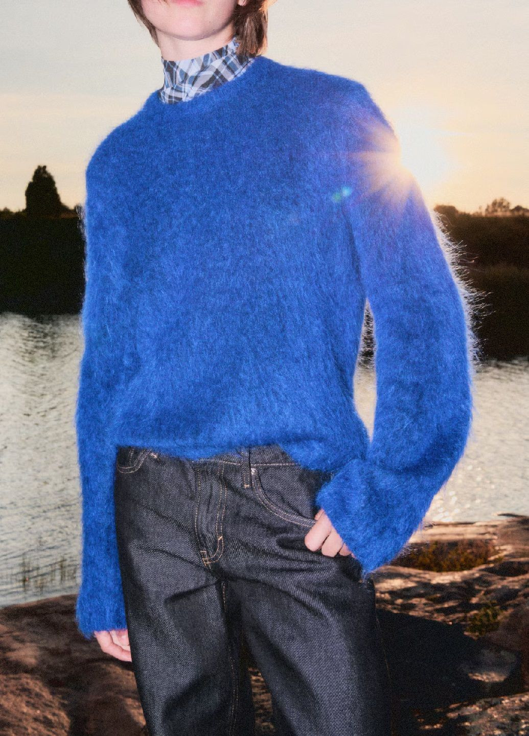 Синий демисезонный свитер H&M