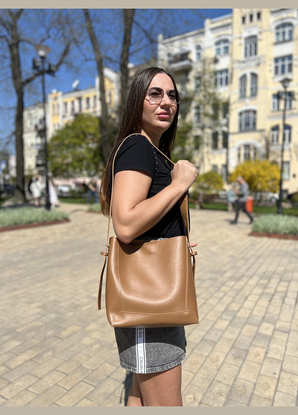 Жіноча сумка Olivia коричнева No Brand (290194551)