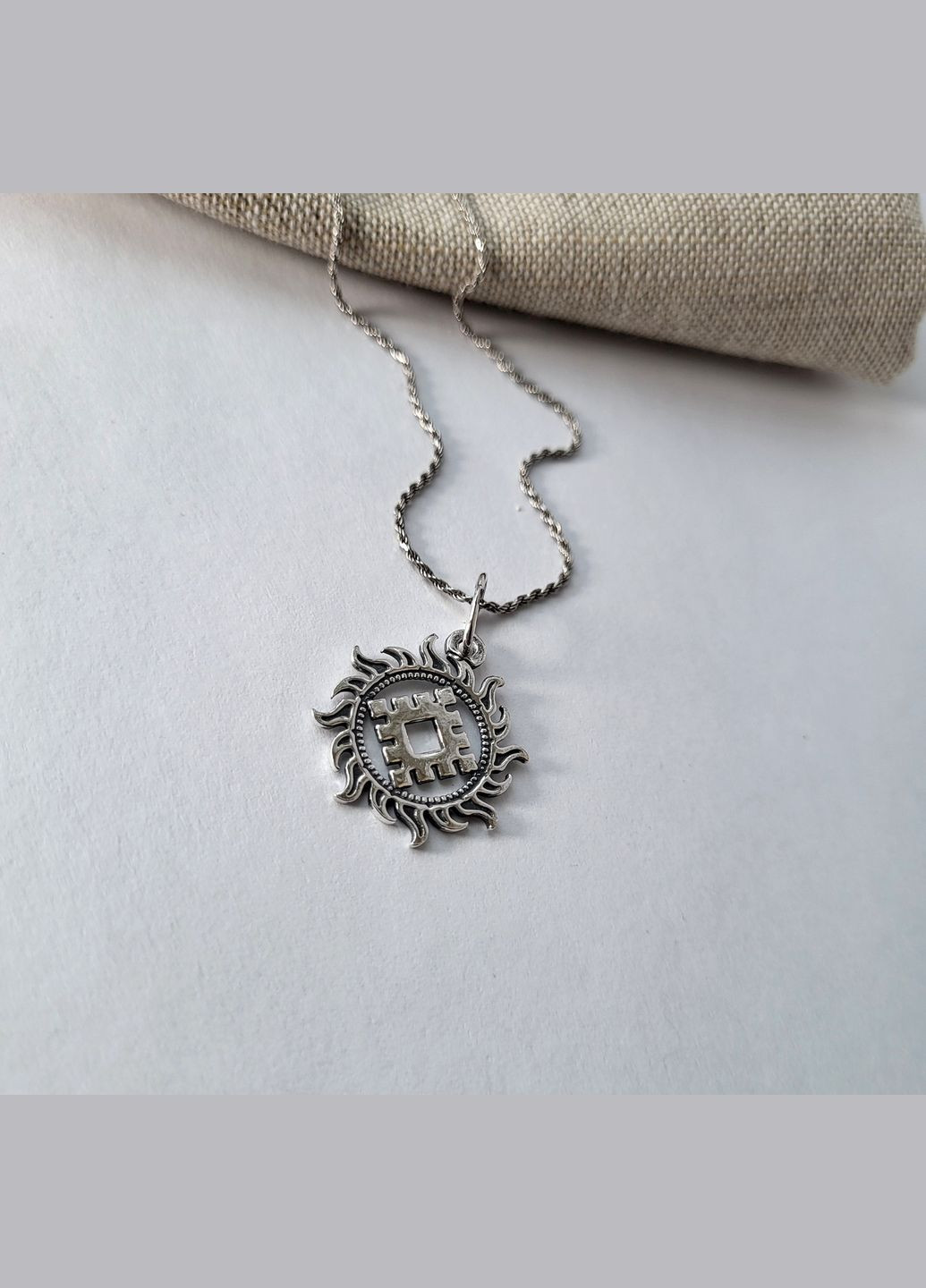 Срібна підвіска кулон Оберіг амулет Реп'ях щастя в Сонці Чорнене срібло 925 проби 89026ч 2.10г No Brand (306743492)