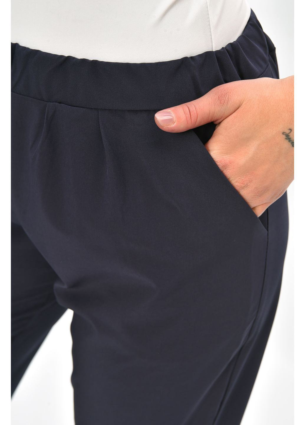 Брюки женские однотонные тёмно-синего цвета Let's Shop (366726304)