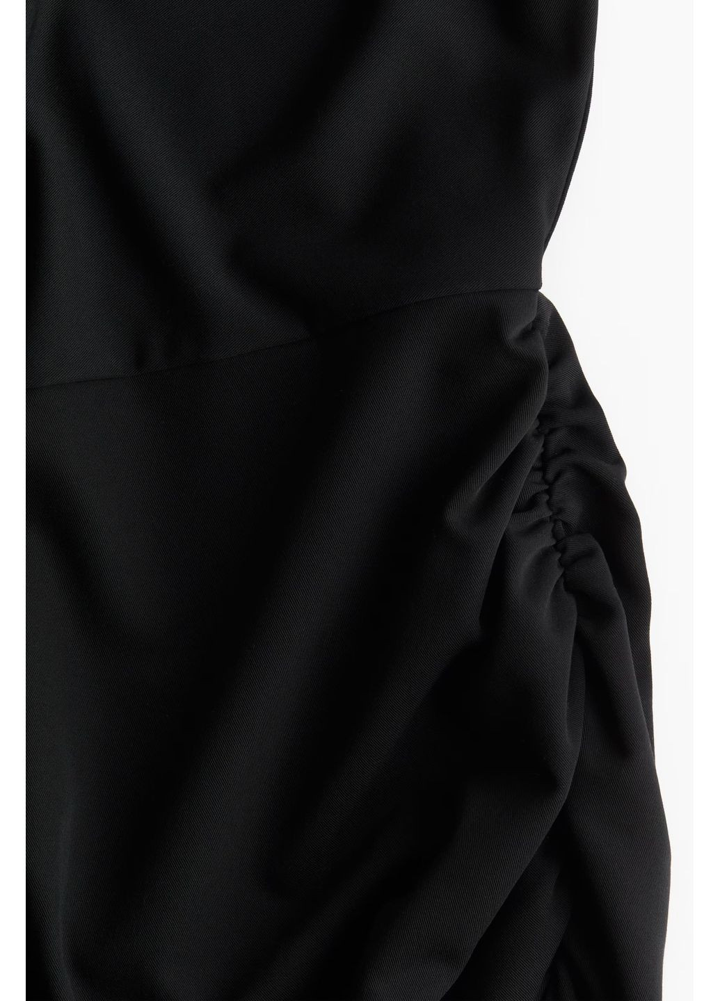 Черное кэжуал платье на одно плече H&M однотонное