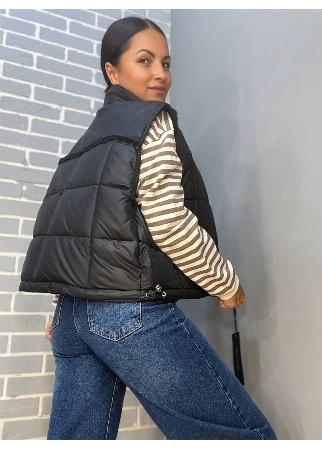 Жилетка женская 9039 стеганная короткая вставка из экокожи на спине Lady yep (304291620)