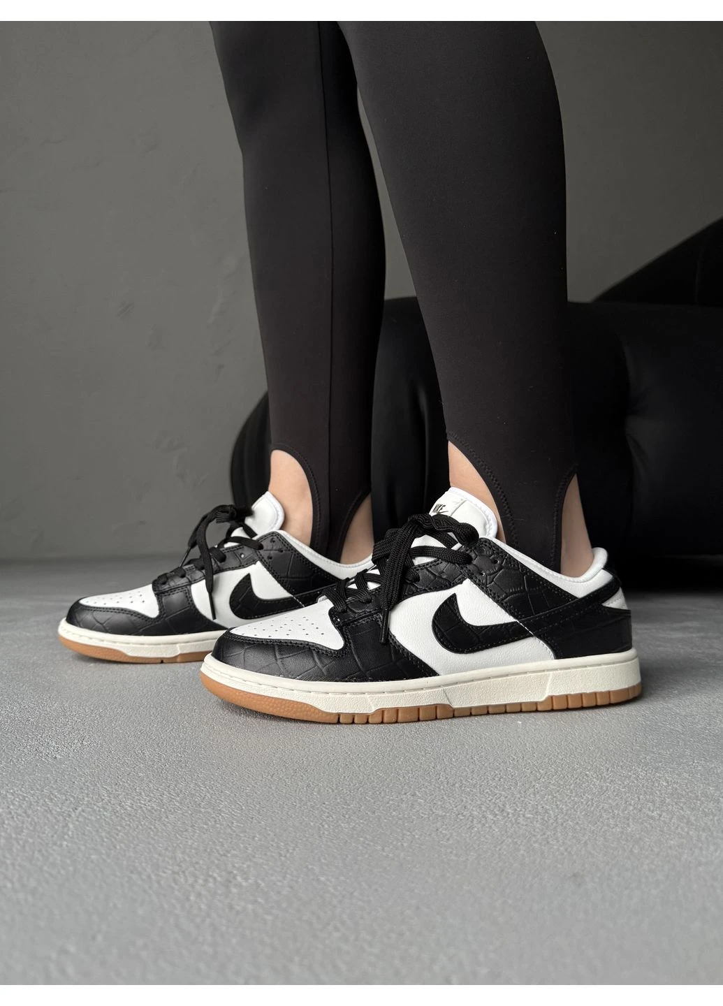 Белые демисезонные кроссовки мужские nike dunk low lx white/black найк данк белые No Brand