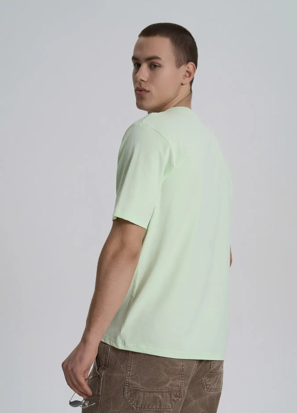 Светло-зеленая футболка мужская с коротким рукавом Роза