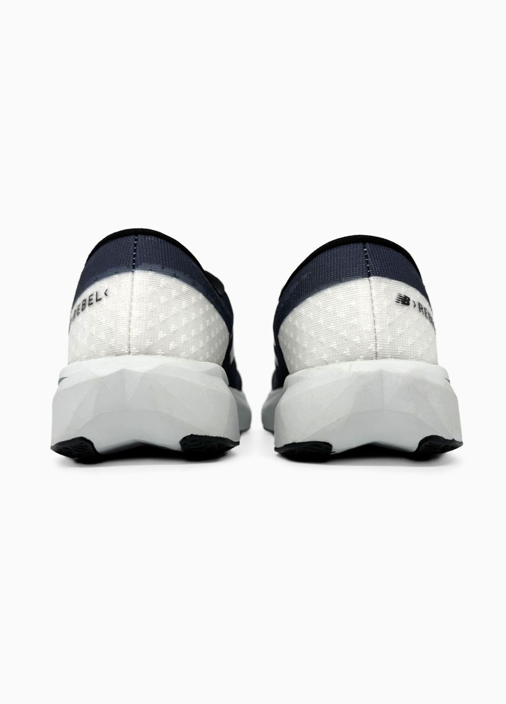 Синій Осінні кросівки чоловічі new balance fuelcell rebel v4 graphite grey white | нью беланс фьюлцел ребел сині No Brand