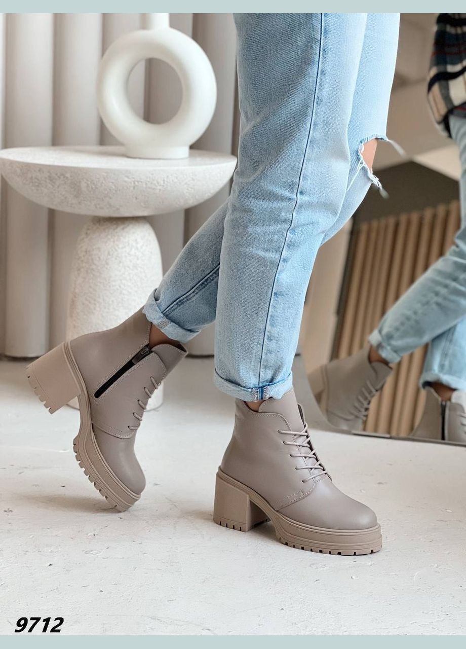 Бежеві зимня ботильони Vakko