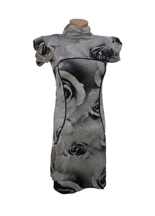 Комбинированное женское платье с коротким рукавом. No Brand