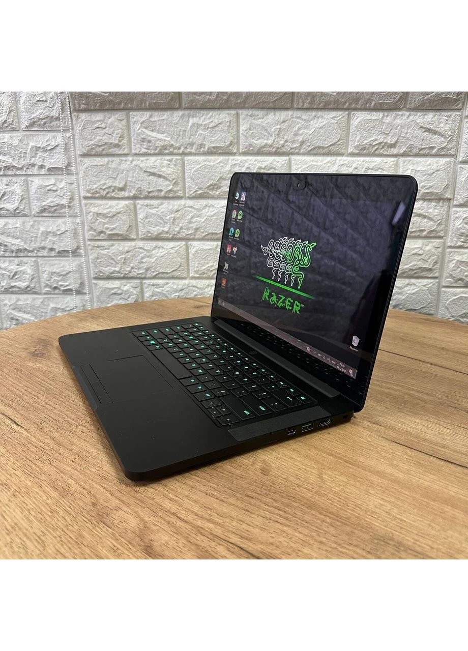 Ігровий ноутбук Blade 14 RZ09-0195 / 14" (3200x1800) IPS Touch / Intel Core i7-6700HQ (4 (8) ядра по 2.6 - 3.5 GHz) / 16 GB Razer (398130273)