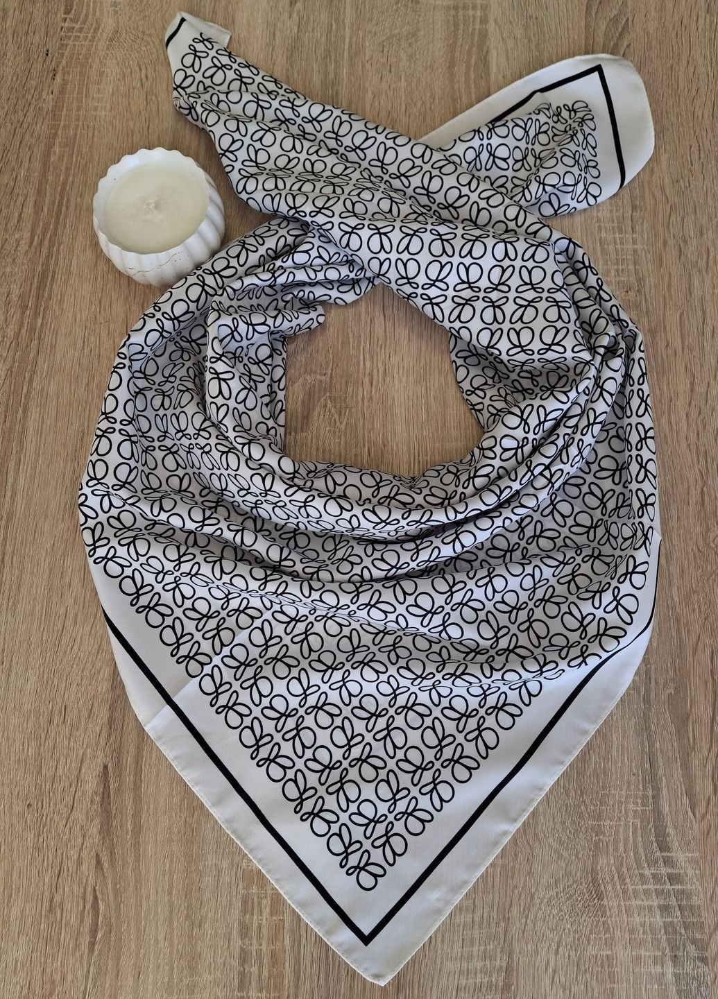 Женский Шелковый платок «Абстрактные бабочки» No Brand (324796492)