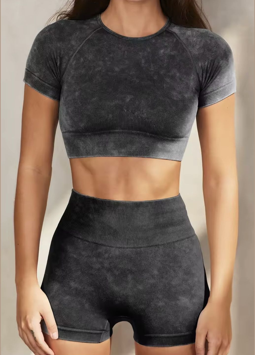 Комплект для фитнеса (спортивный костюм) с имитацией джинса, топ и шорты. No Brand (338379089)