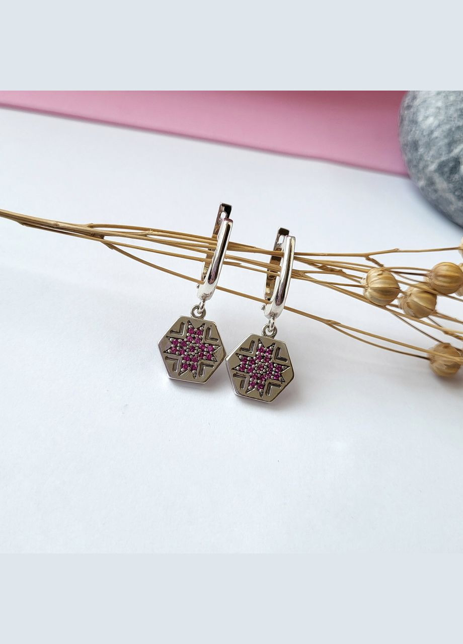 Серебряные серёжки серьги Вышиванка с Малиновыми камнями черненное серебро 925 пробы 82152рб 5.28г No Brand (306741678)