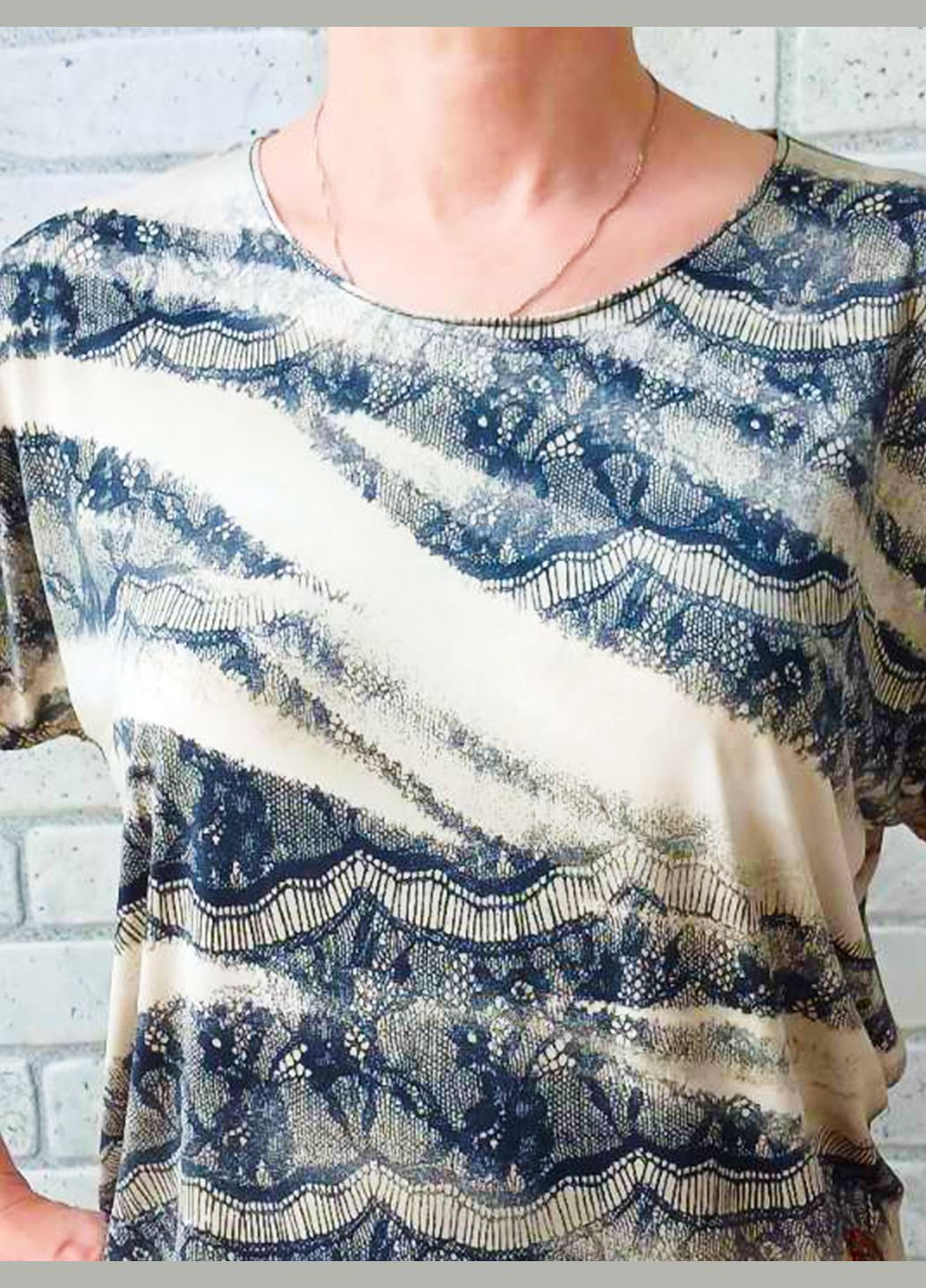 Летняя футболка для женщин удлиненная с разрезами по бокам, стрейч масло (ткань холодок) No Brand - (342329649)