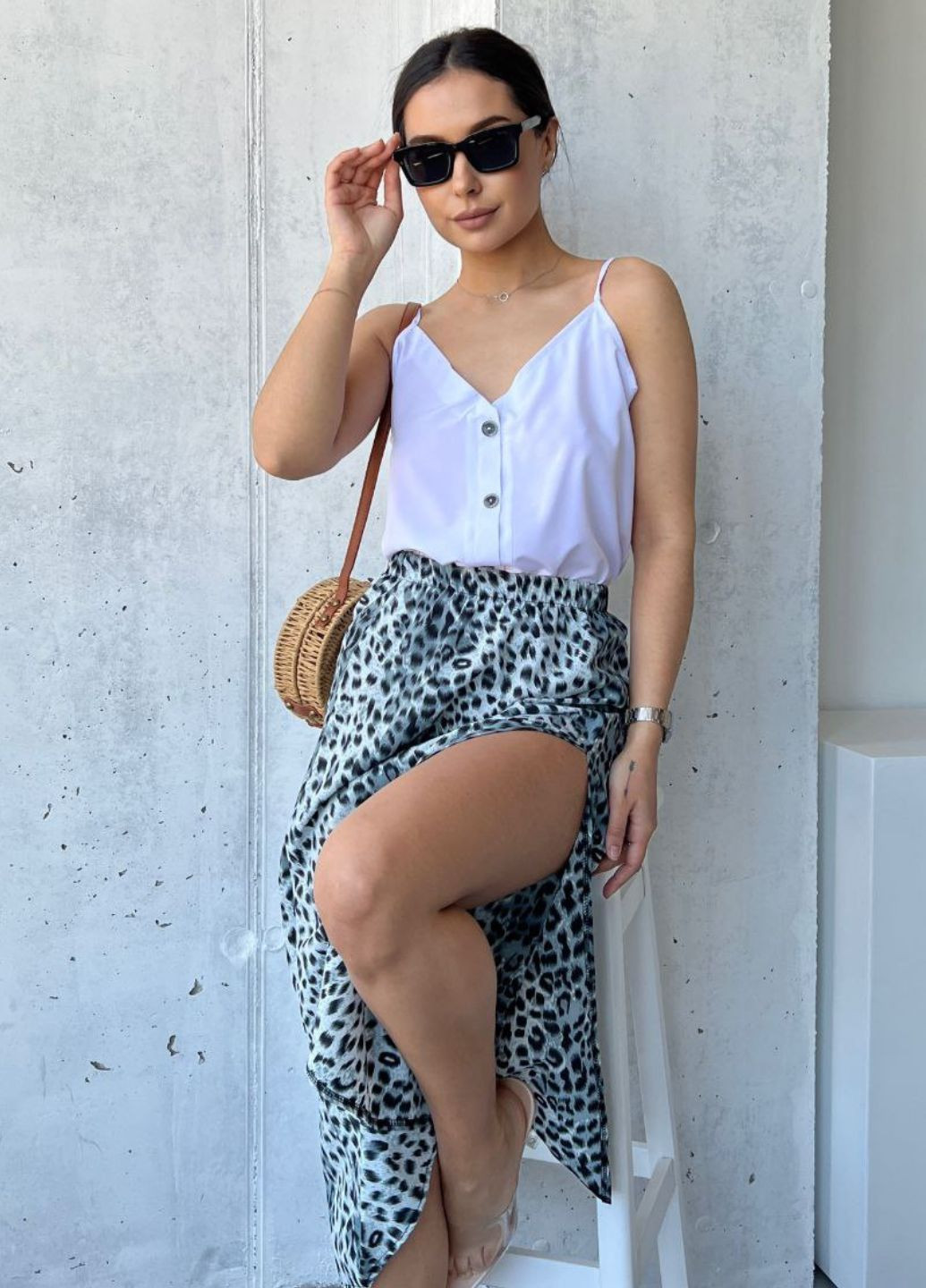 Серая повседневная с анималистичным узором изысканная повседневная легкая летняя медь юбка высокой посадки с анималистическим принтом и вырезом сбоку Tik-Tak