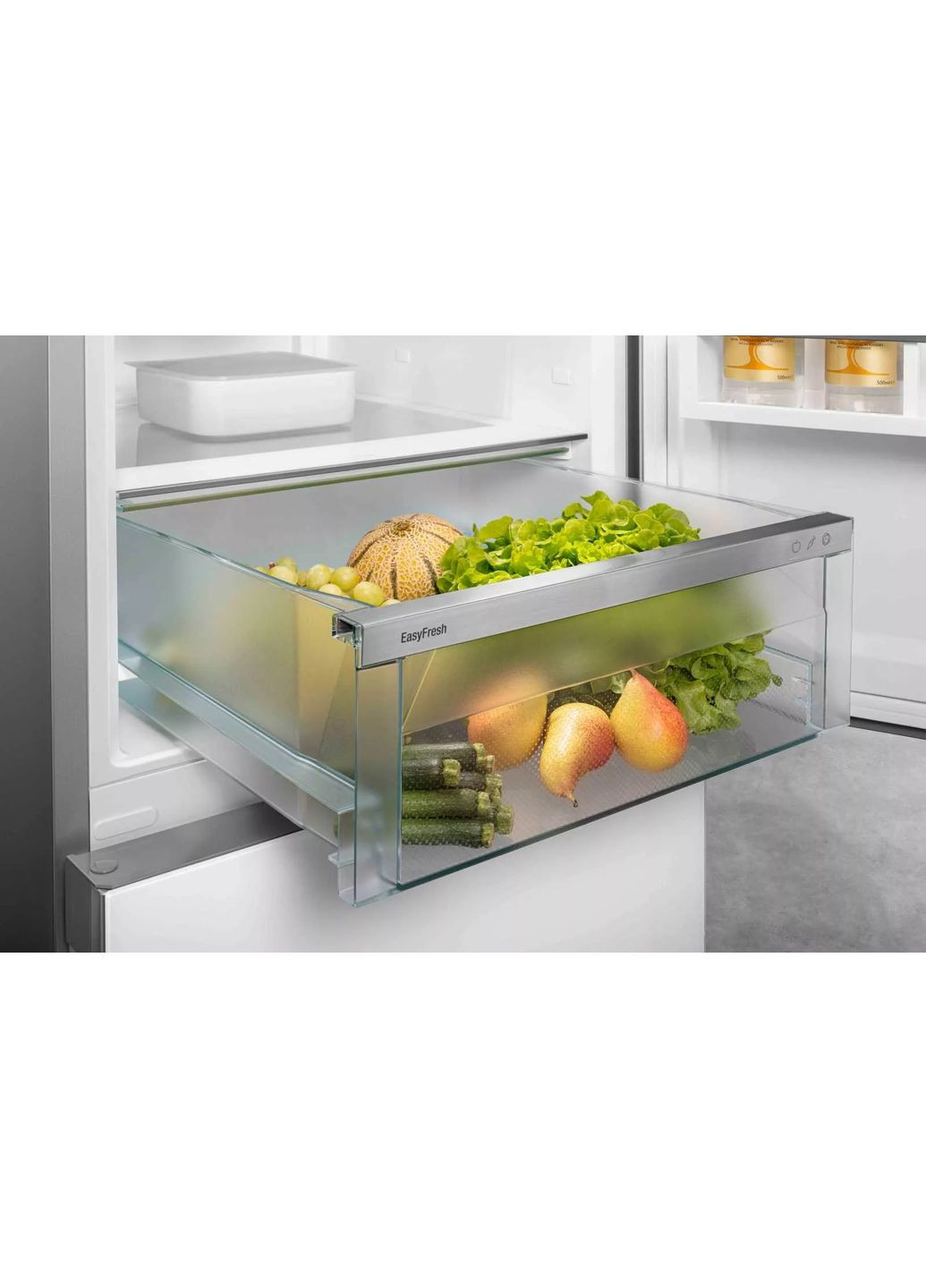 Холодильник CND5703 с нижн. мороз., 201.5x59.7х67.5, холод.отд.-266л, мороз.отд.-94л, 2дв., А++, ST, диспл внутр., LIEBHERR