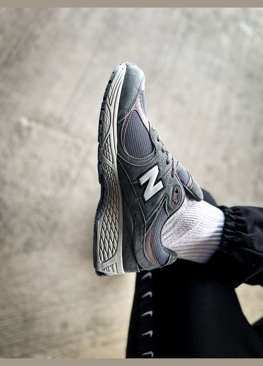 Серые всесезонные кроссовки мужские new balance 2002r gray | нью беланс 2002r серые No Brand