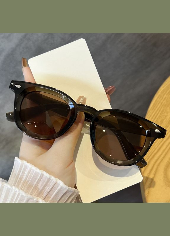 Стильні сонцезахисні окуляри (4-141) No Brand (315825378)